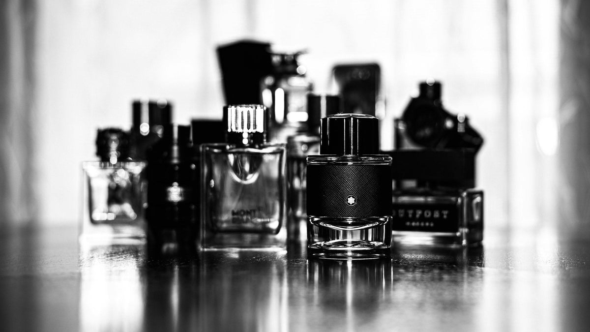 Parfums Homme — collection en noir et blanc